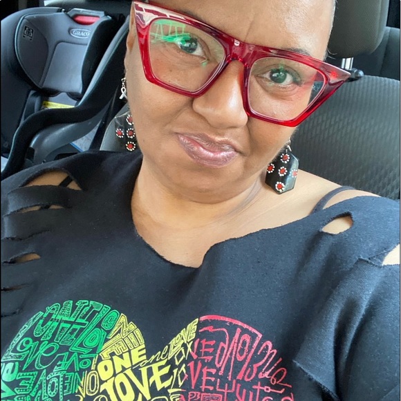 Meet your seller 👗👠👜👢💍 - Picture 3 of 12